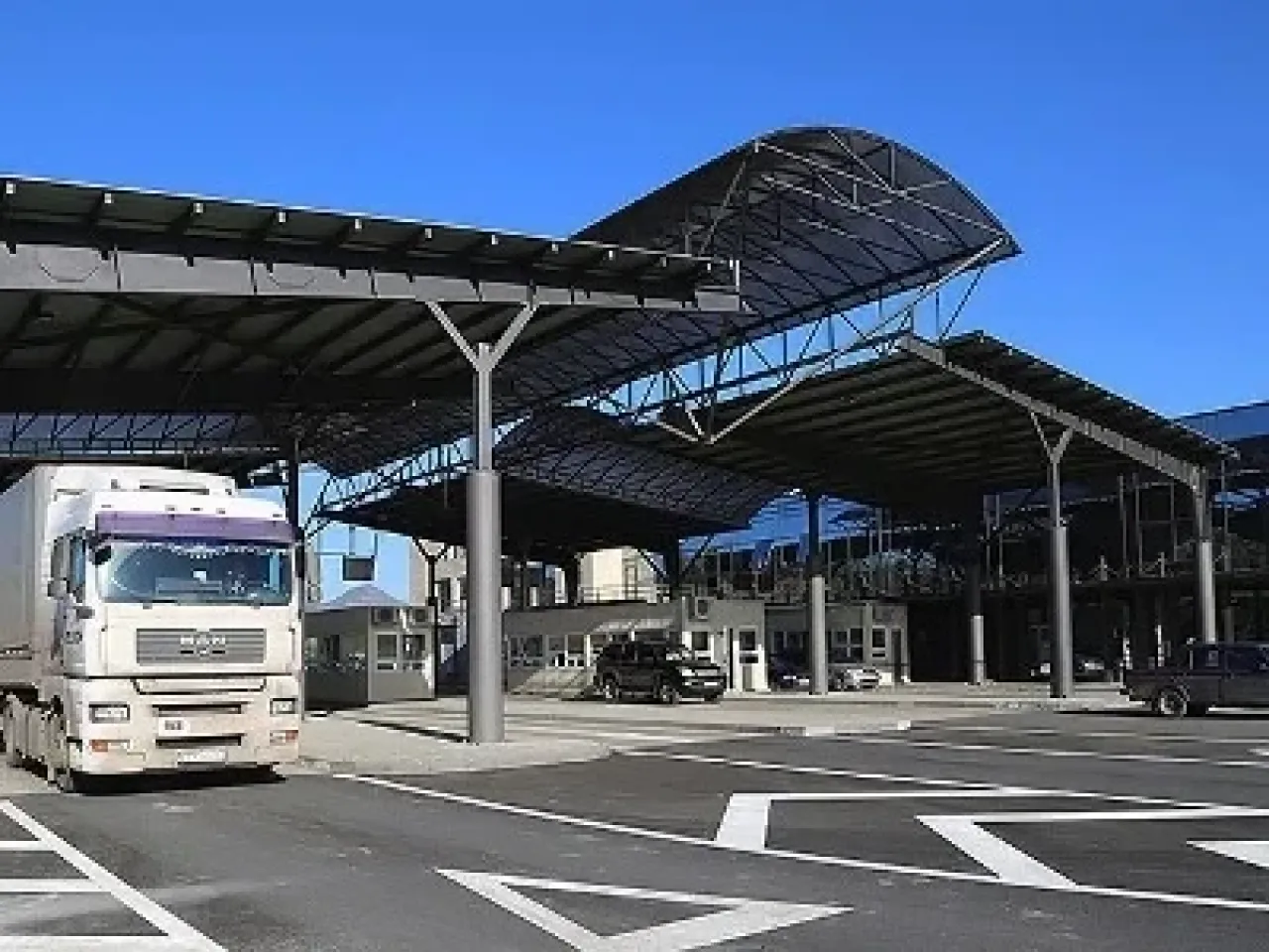 «2000 կմ քշում ենք, որ հասնենք տուն, անցակետում խնդիրներ են ստեղծում»․ բեռնատարների վարորդներն ահազանգում են