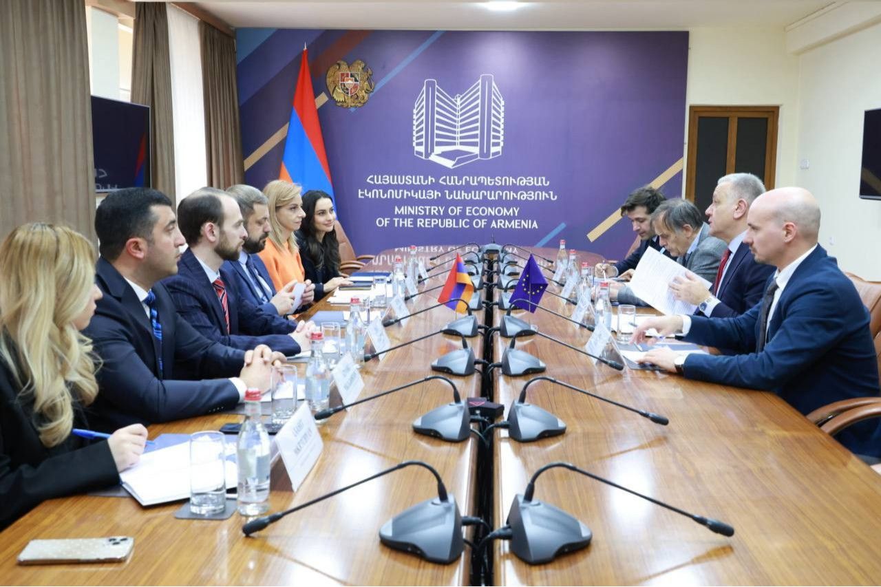 Պապոյանը Վասիլիս Մարագոսի հետ քննարկել է Հայաստանի կայուն տնտեսական զարգացման խթանմանն ուղղված առաջնահերթությունները