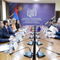 Պապոյանը Վասիլիս Մարագոսի հետ քննարկել է Հայաստանի կայուն տնտեսական զարգացման խթանմանն ուղղված առաջնահերթությունները