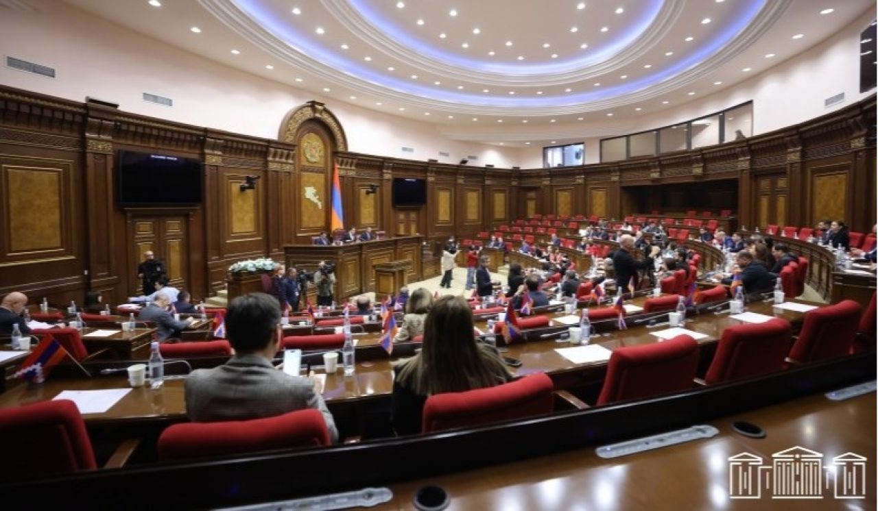 ԱԺ-ն ընդունեց ՀՀ-ից ԱՄԷ արտահանվող 270 ապրանքներից 217-ի համար մուտքի արտոնյալ ռեժիմ սահմանելու և մի շարք այլ նախագծեր