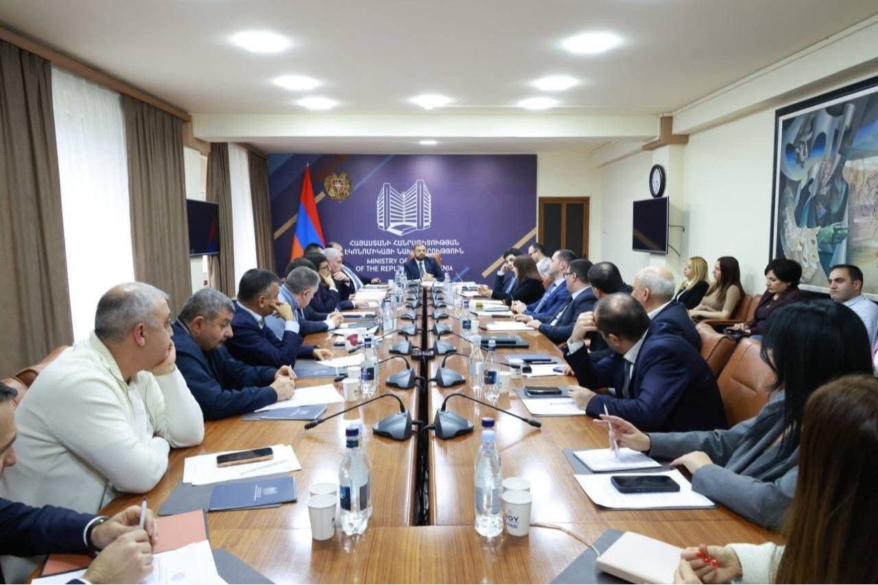 Պապոյանի գլխավորությամբ տեղի է ունեցել կառուցապատողների աշխատանքային խմբի հերթական նիստը