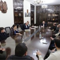 Դավիթ Առուշանյանը հանդիպել  է Գյումրու բժշկական հաստատությունների   տնօրենների և փոխտնօրենների հետ