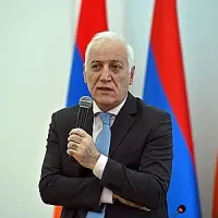 Կրթական նախագծի շրջանակում դպրոցականները հանդիպել են ՀՀ նախագահի հետ