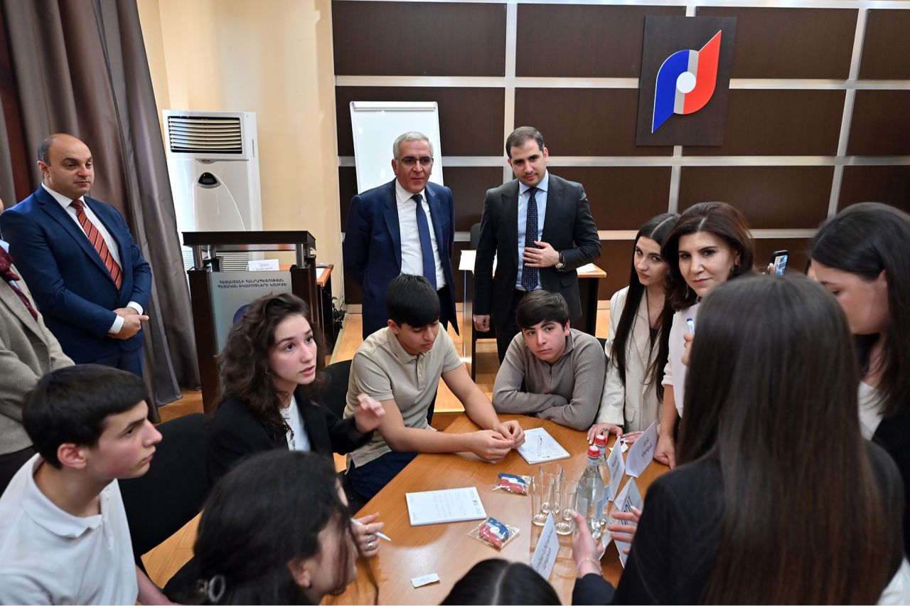 Հարկ վճարելու մշակույթն ու գիտակցումը ձևավորվում են դպրոցից․ ՊԵԿ-ում հյուրընկալվել են դպրոցականները