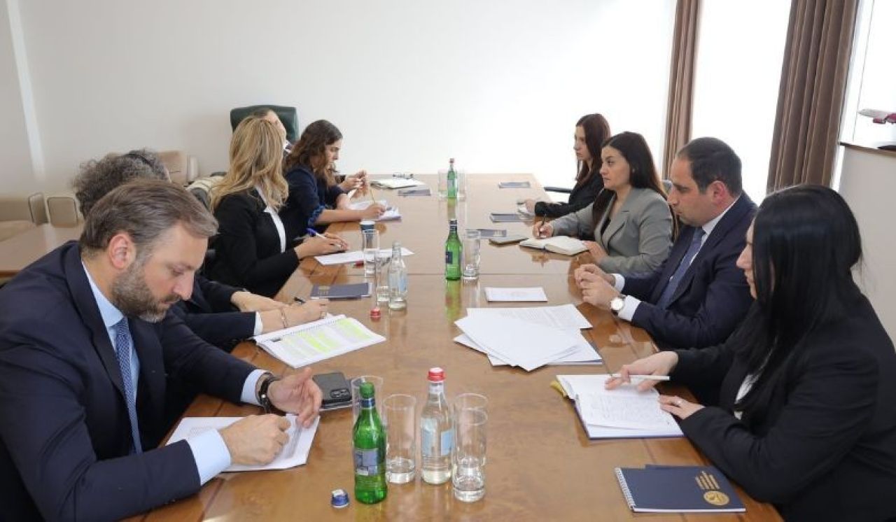 Դավիթ Խուդաթյանն ընդունել է ՎԶԵԲ-ի պատվիրակությանը