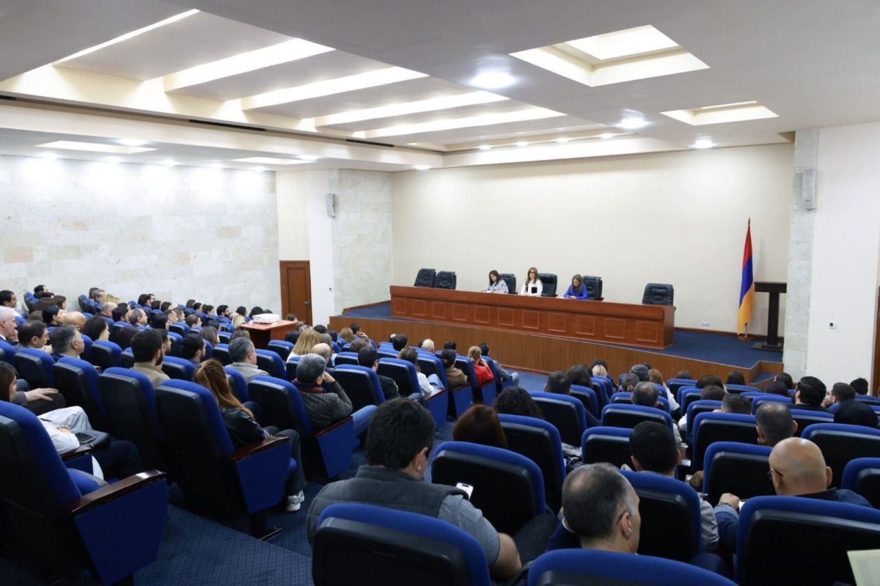 Լուսինե Գևորգյանը  հանդիպել է հյուրանոցային տնտեսության օբյեկտների ներկայացուցիչների և ռեստորատորների հետ