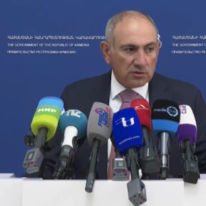 Այնտեղ, որտեղ ՏԻՄ-ը կխոչընդոտի, ձև կգտնենք, շրջանցումով կբարեկարգենք. Փաշինյանը՝ Գյումրիի փողոցների մասին