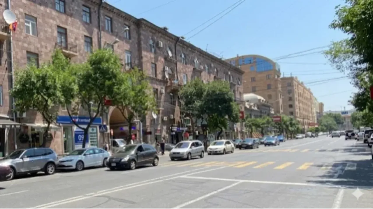 Երևանի Ամիրյան փողոցը անվանակոչվեց Պապ թագավորի անունով
