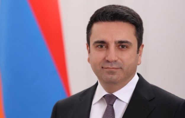 Ալեն Սիմոնյանը ներկայացրել է պատգամավորի երդման՝ առաջարկվող նոր տեքստը, որը կդրվի քվեարկության