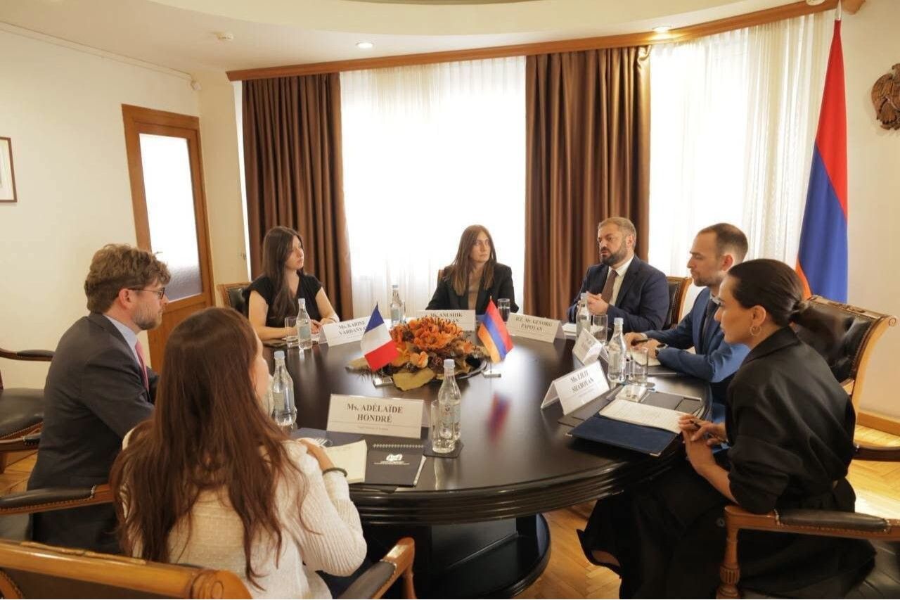 Գևորգ Պապոյանը ընդունել է Հայաստանում դեսպան Օլիվիե Դըկոտինյիին