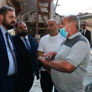 Գևորգ Պապոյանն Արարատի մարզպետի ուղեկցությամբ այցելել է Արարատի ցեմենտի գործարան