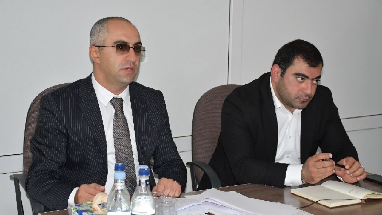 Արմավիրի մարզպետը Փարաքարում քննարկել է սուբվենցիոն ծրագրերի ընթացքը