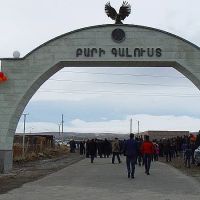 Ծակքարում կառուցվում է գյուղի երկու փողոցներն իրար կապող կամուրջ, հիմնանորոգվում է մեկ փողոց