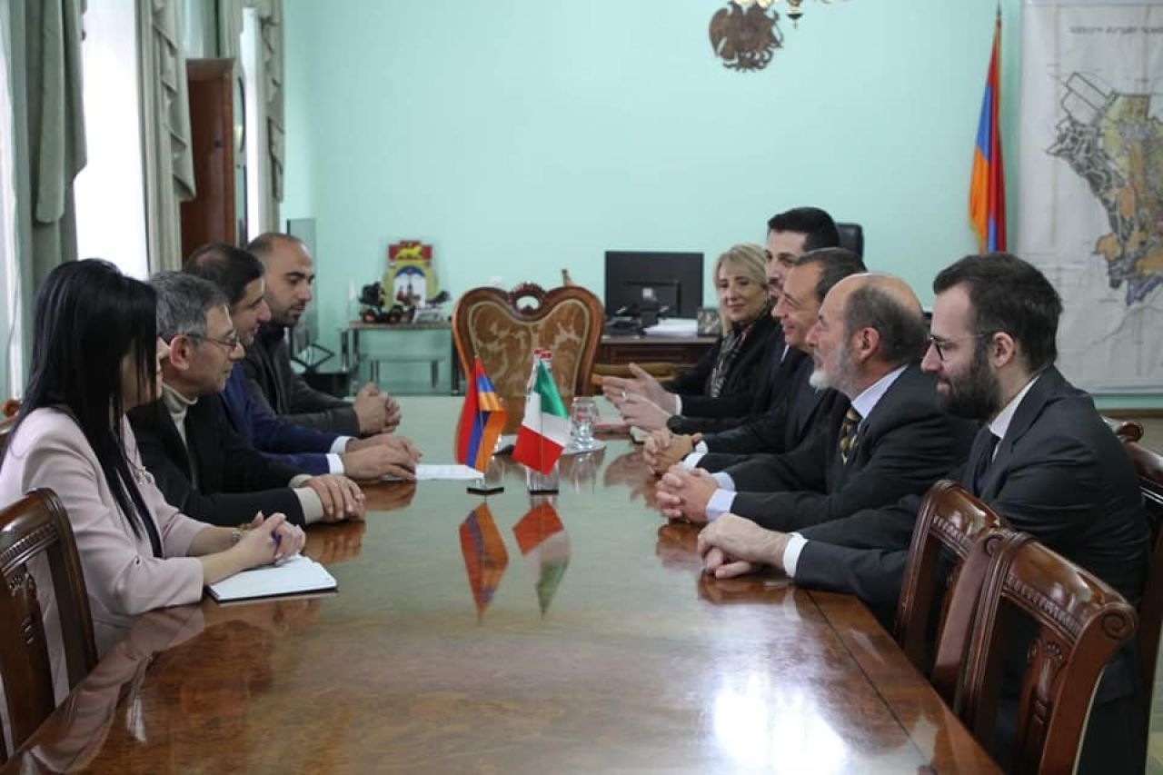 Վարդգես Սամսոնյանն այսօր ընդունել է Հայաստանում Իտալիայի դեսպանատան ներկայացուցիչներին