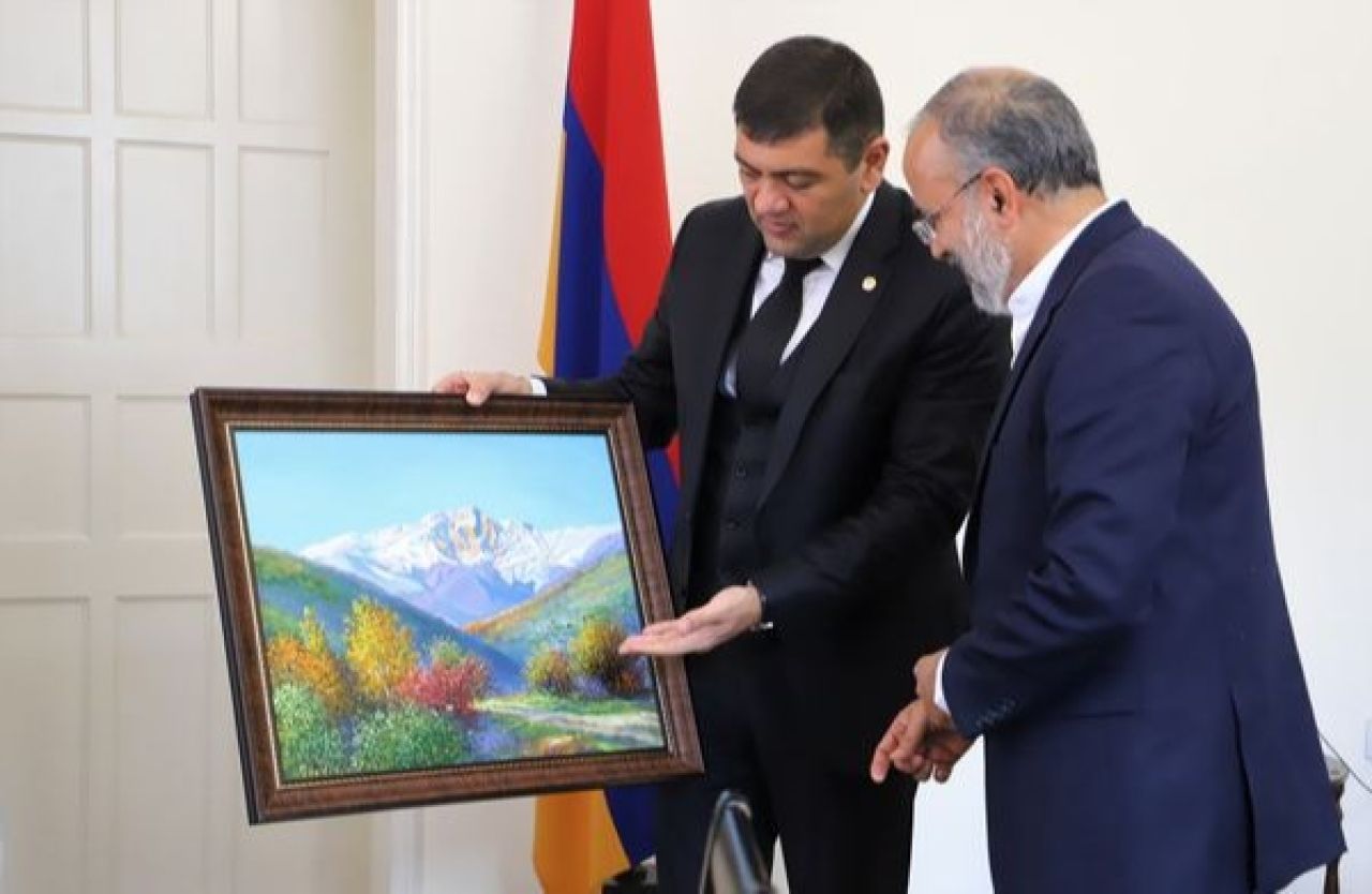 Գևորգ Փարսյանը ընդունել է Կապանում Իրանի Իսլամական Հանրապետության գլխավոր հյուպատոս Մորթեզա Աբեդին Վարամինին