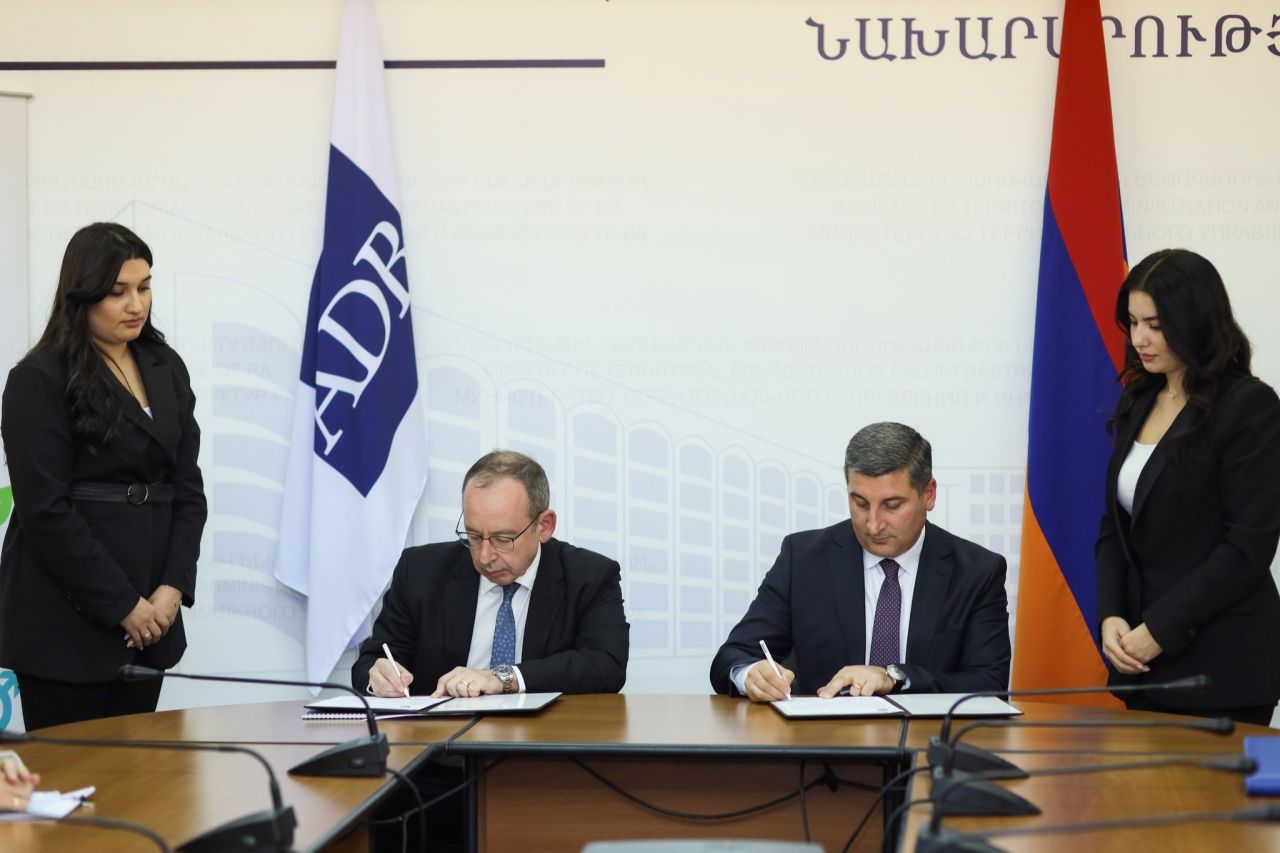 Գնել Սանոսյանն ընդունել է Ասիական զարգացման բանկի (ԱԶԲ) Կենտրոնական և Արևմտյան Ասիայի տարածաշրջանի գլխավոր տնօրեն Եվգենի Ժուկովի գլխավորած պատվիրակությանը