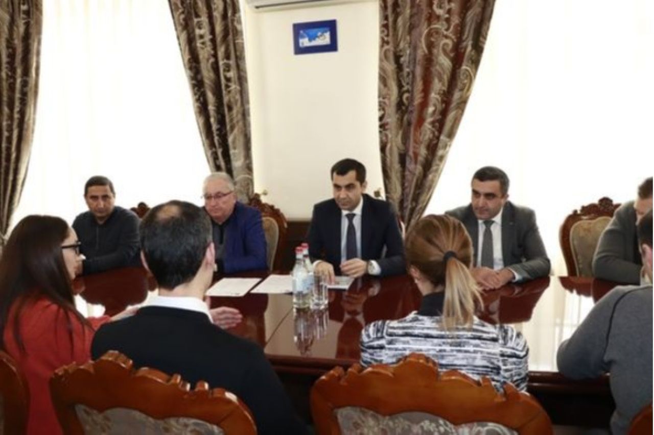 Մարզպետ Կարեն Սարգսյանն ընդունեց «Սևանա լճի շրջակա միջավայրի պահպանություն» ծրագրի ղեկավար Քրիստիան Հենշելին