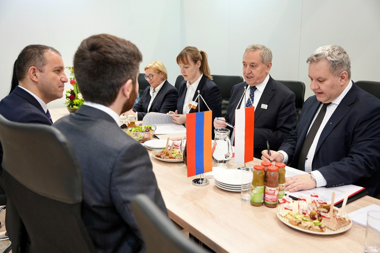 Արման Խոջոյանը հանդիպել են նաև Լեհաստանի փոխվարչապետ, գյուղատնտեսության զարգացման նախարար Հենրիկ Կովալչիկի հետ