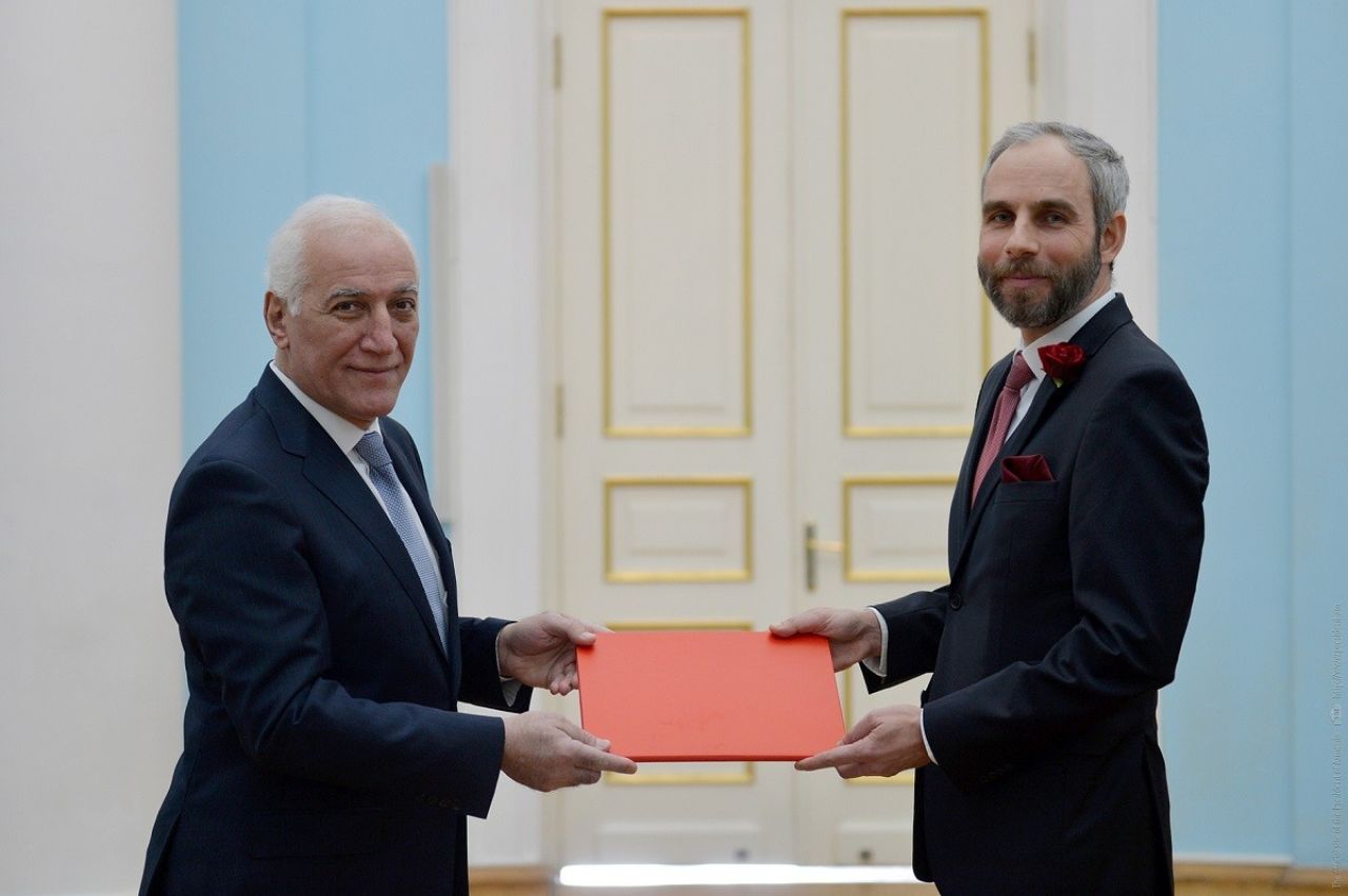 Նախագահ Վահագն Խաչատուրյանին իր հավատարմագրերն է հանձնել Չեխիայի նորանշանակ դեսպան Պետր Պիրունչիկը