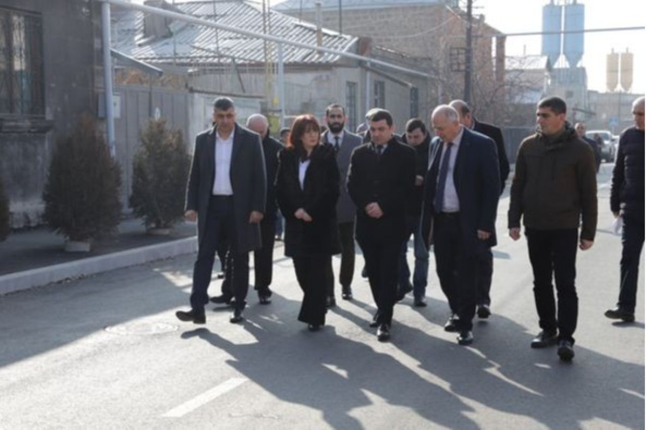 Նազելի Բաղդասարյանը շրջել է սուբվենցիոն ծրագրերով 2022-ին վերանորոգված փողոցներում