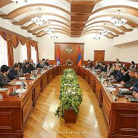 Վստահ եմ, որ մեր առջև ծառացած բոլոր խնդիրները լուծելի են. աշխատանքային խորհրդակցություն Ռուբեն Վարդանյանի ղեկավարությամբ