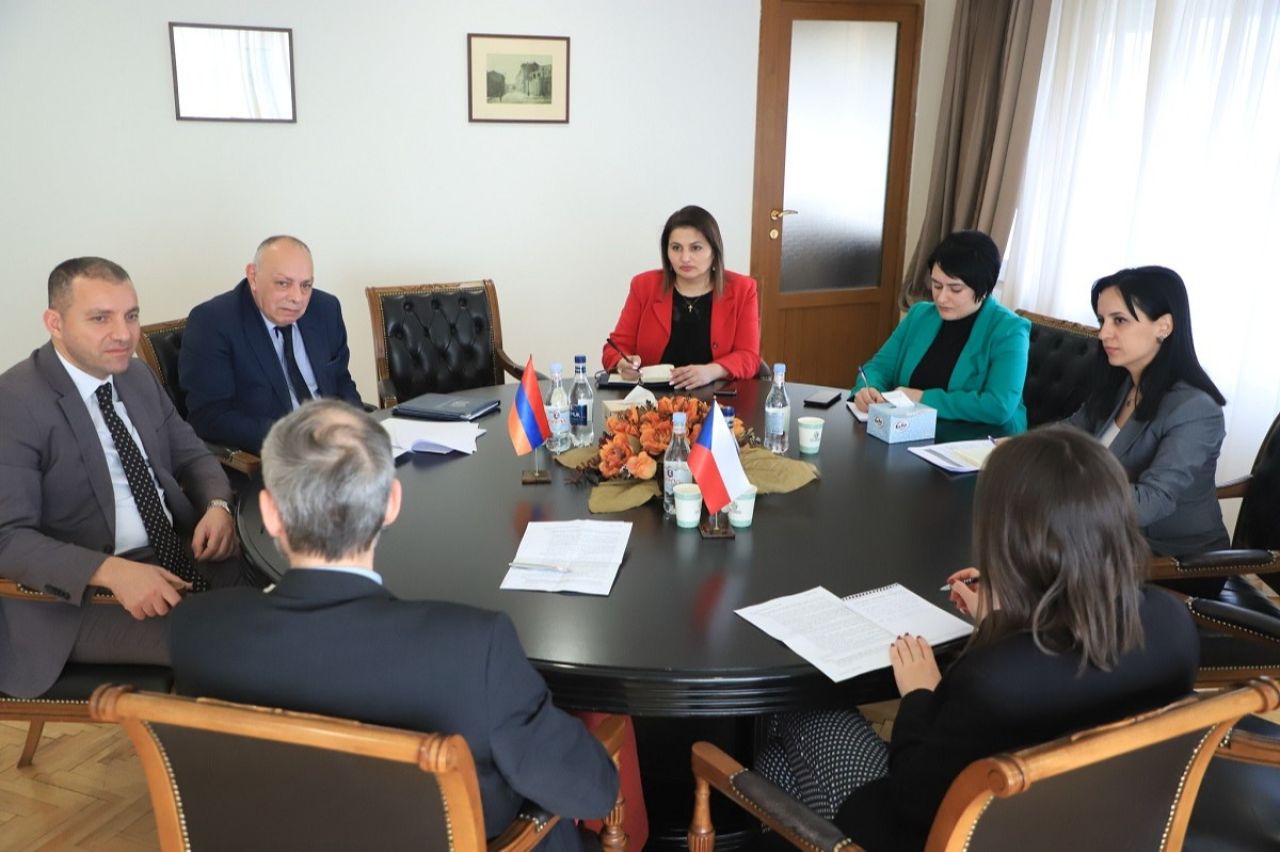 Նախարար Վահան Քերոբյանը փետրվարի 21-ին ընդունել է Հայաստանում Չեխիայի նորանշանակ արտակարգ և լիազոր դեսպան Պետր Պիրունչիկին
