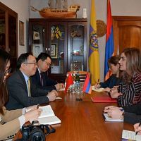 Էջմիածնի քաղաքապետ Դիանա Գասպարյանն ընդունել է Հայաստանում Չինաստանի Ժողովրդական Հանրապետության արտակարգ եւ լիազոր դեսպան պարոն Ֆան Յոնգին