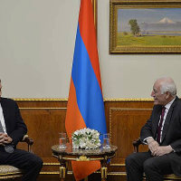 ՀՀ նախագահն ու «Արմենիա միջազգային օդանավակայաններ»-ի տնօրենը քննարկել են օդանավակայանների զարգացմանը վերաբերող հարցեր