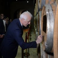 Նախագահ Վահագն Խաչատուրյանն այցելել է Երևանի կոնյակի գործարան