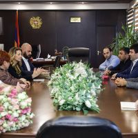 Մասիսի համայնքապետը հյուրընկալեց Ֆրանսիա-Հայաստան բարեկամական խմբի ղեկավար Ան-Լորանս Պետելին