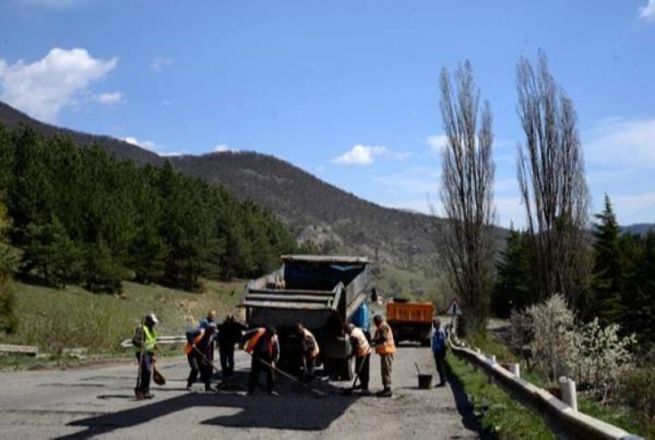 382 մլն դրամ՝ ՀՀ միջպետական, հանրապետական նշանակության ավտոմոբիլային ճանապարհների նորոգման աշխատանքների համար